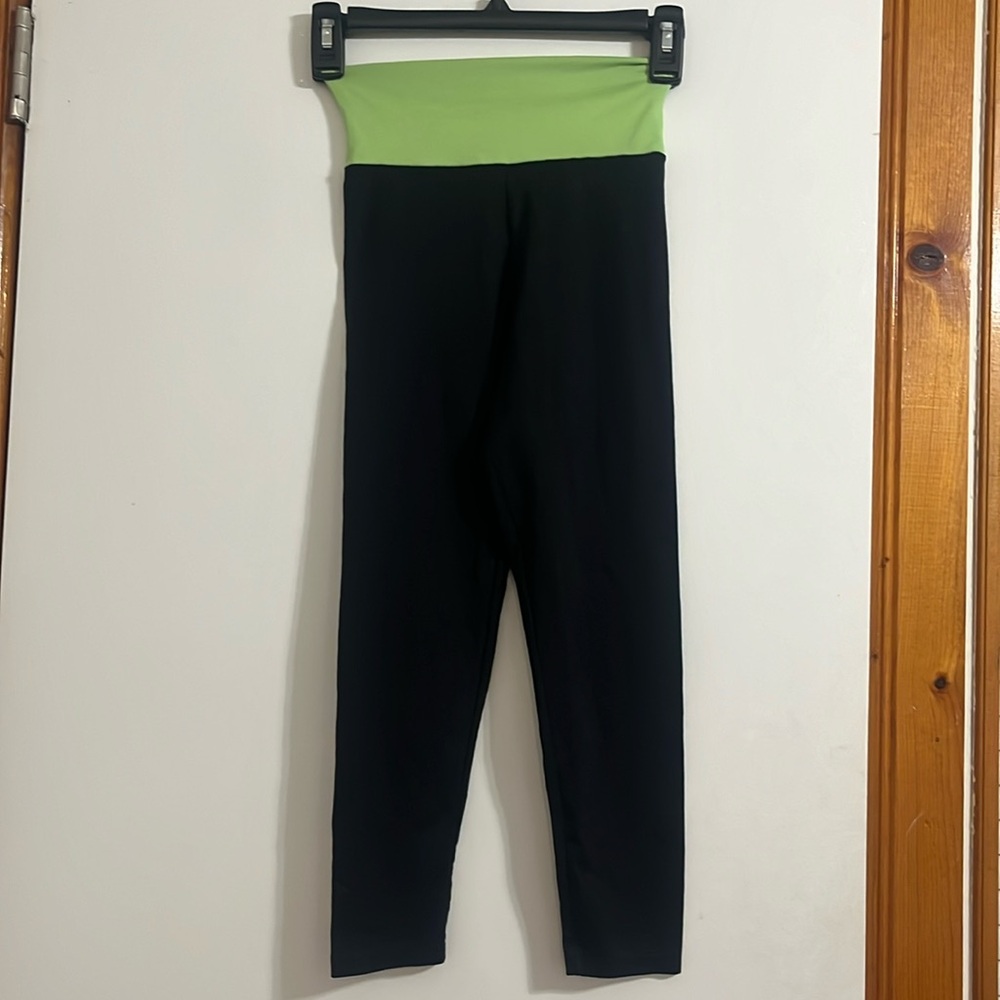 Body Wrappers Girls leggings size 8-10 color black and neon green
